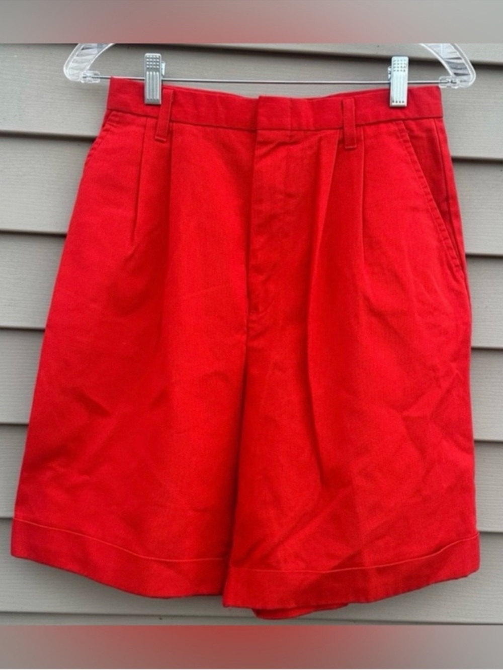 Vintage pleated high waist trousers shorts women’s red 90s Sz 10